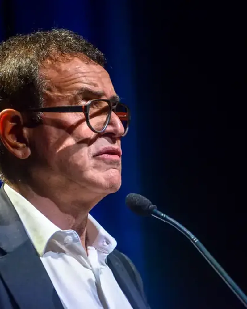 Portrait of Nouriel Roubini, Economist. Crisis Forecaster. Straight-Talking Voice of Global Finance.